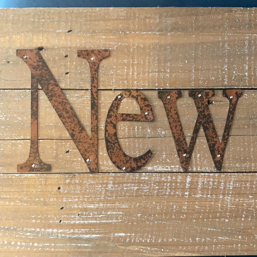 Wooden “New York” Sign - Picture 2 of 4